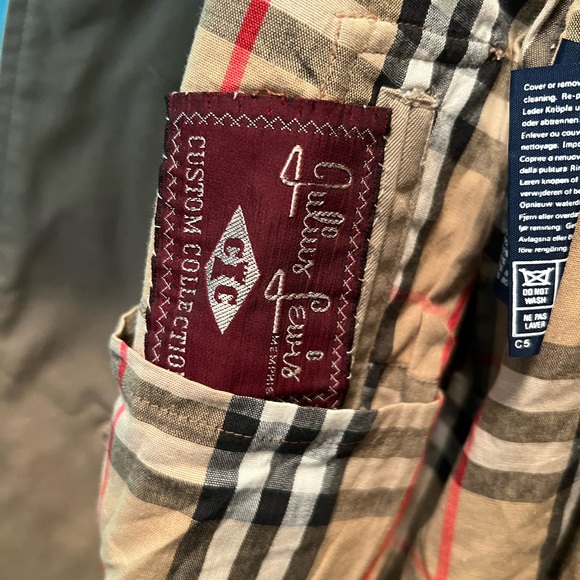 Burberry Men’s Raincoat - Picture 4 of 6